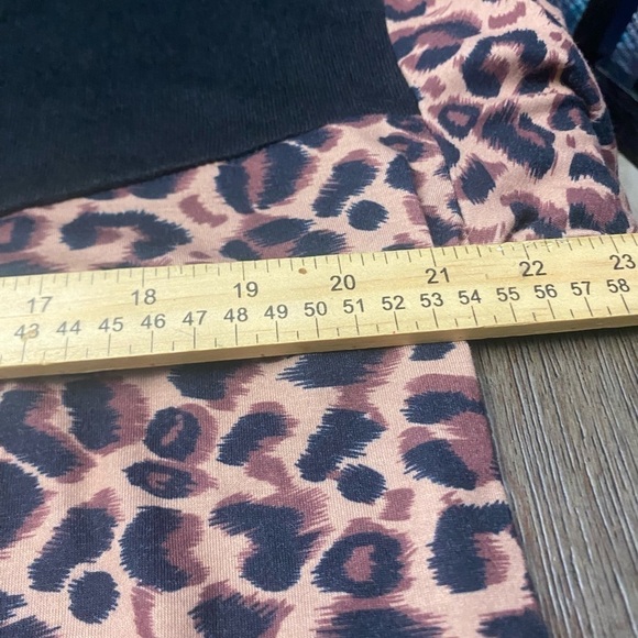 Cozy Red Leopard Print Oversized Sweater Top
New without tag. - Picture 6 of 8